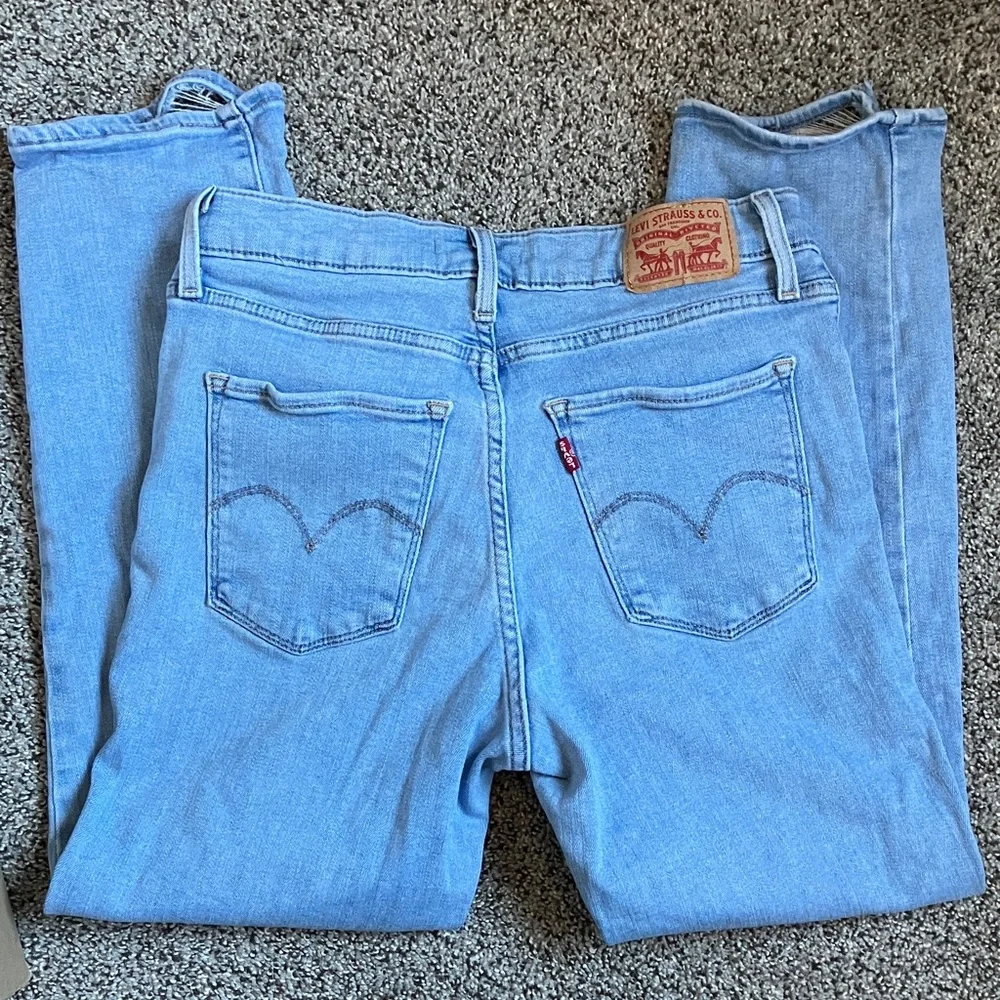 Levi’s 724 High Rise Straight Crop Women’s Jeans - Picture 5 of 7